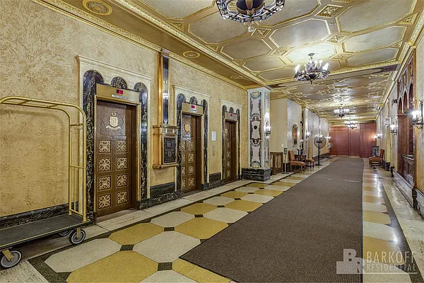 Sold by Barkoff Residential  | media 27