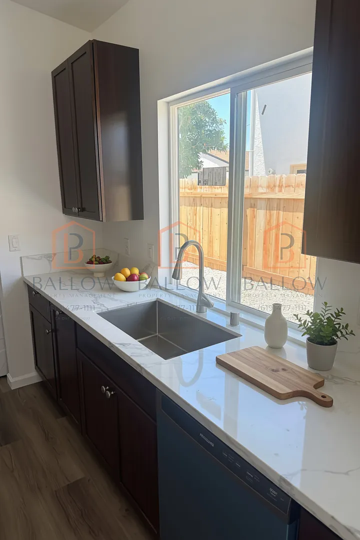 10045-47 Woodpark Dr — Photo 4