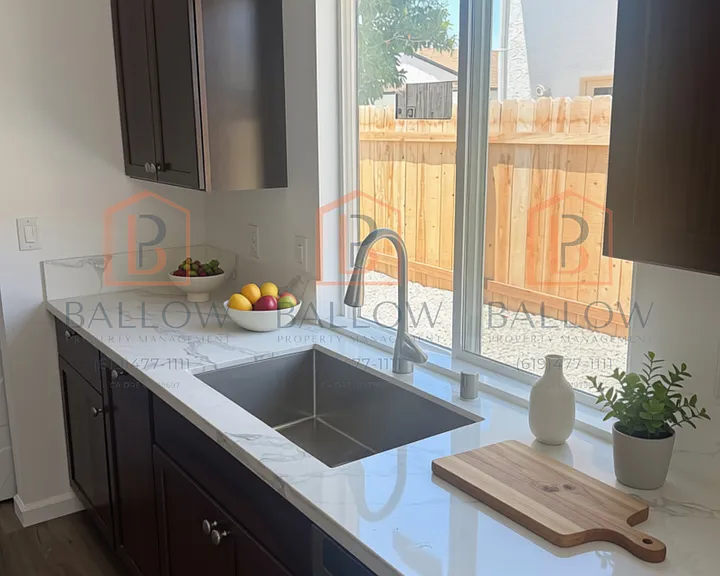 10045-47 Woodpark Dr — Photo 3