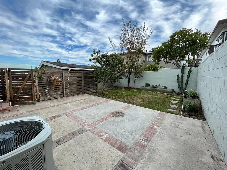 1133 W Crestwood Ave — Photo 16