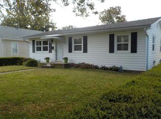 1207 W 1st St, Coffeyville, KS 67337