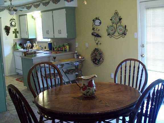 2nd image of 721 6th Pl