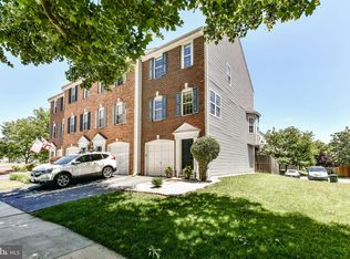 26086 Lands End Dr, Chantilly, VA 20152