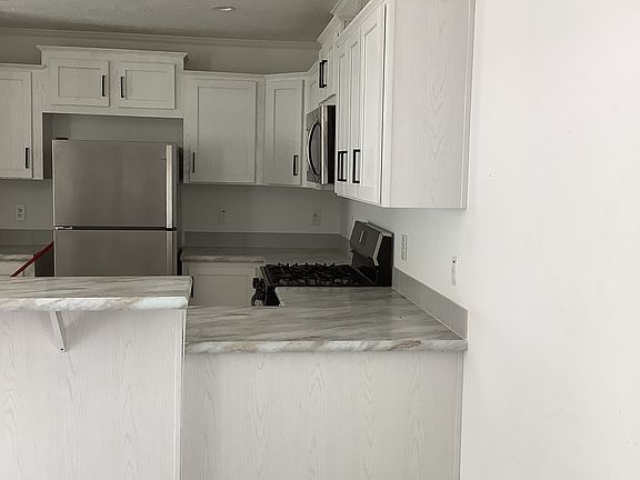 5th image of 5077 Zachary Ct #117