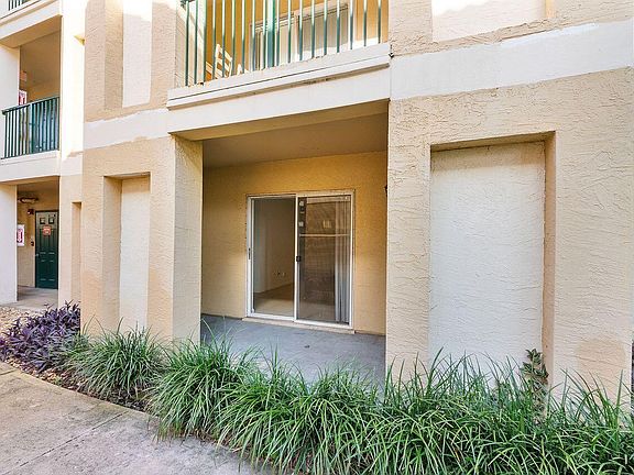 4th image of 875 Riverside Drive #710