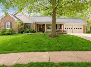 758 Woodridge Heights Ct, Ballwin, MO