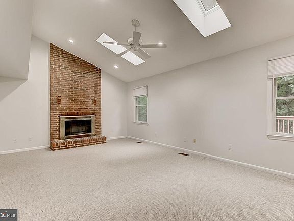 4th image of 15 Brian Daniel Ct