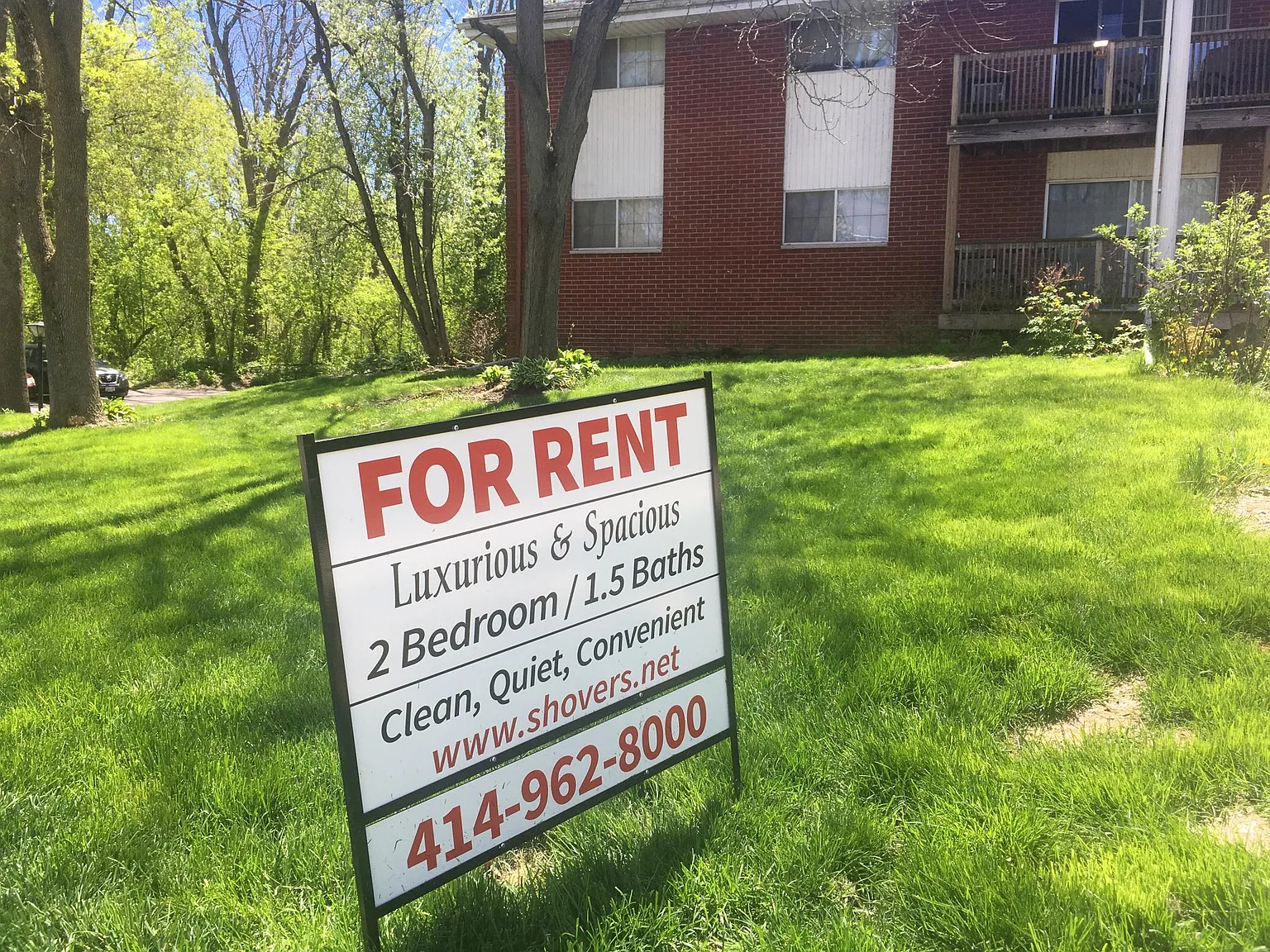 2 bed, 1.5 bath, 1000 sqft, $1,325 — Photo 2