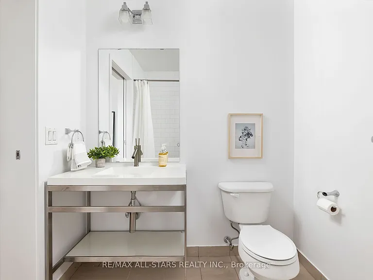 60 Bathurst St #Penthouse 1011 — Photo 15