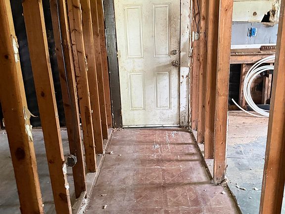 5th image of 1314 Robinson Ave