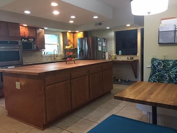 5th image of 105 Lowry Ln