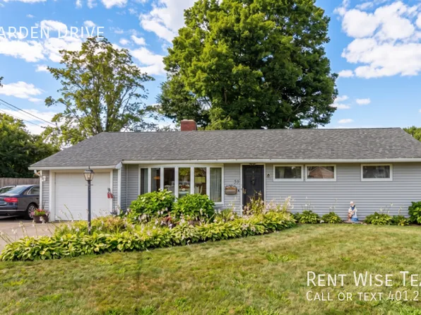 33 Garden Dr, Riverside, RI 02915