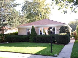 8549 Trumbull Ave, Skokie, IL 60076