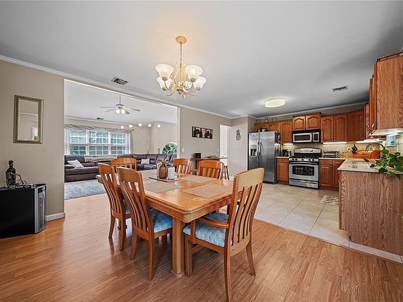 4th image of 9 Gateway Ct #3