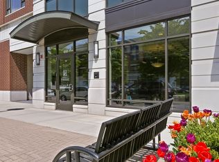 850 Village Center Dr UNIT 203, Burr Ridge, IL 60527