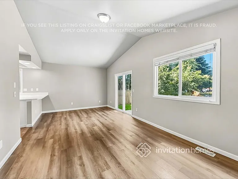 10504 56th Dr NE — Photo 6