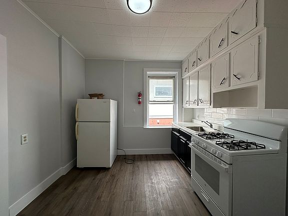 2nd image of 934 Pavonia Ave #7T