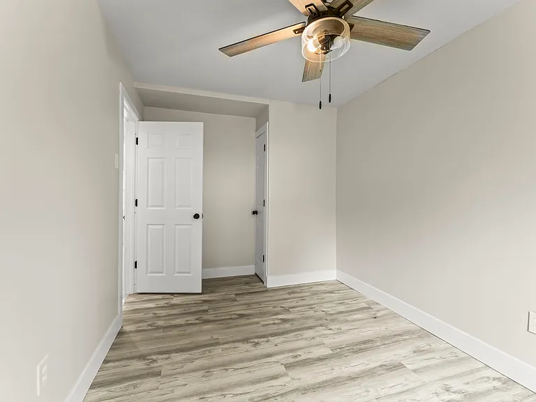 1021 S Maple Ave — Photo 22