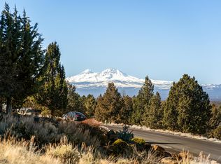 904 Highland View Loop, Redmond, OR 97756