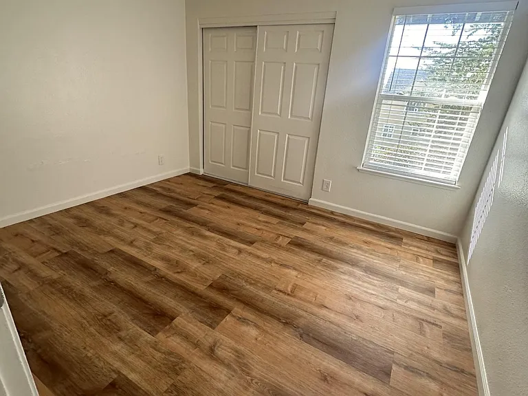 1821 Hill Ave #2 — Photo 7