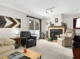 2328 Dorland Ct, Maplewood, MN 55119