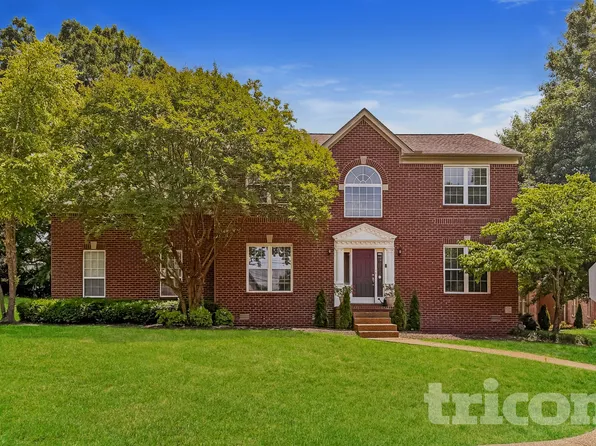 242 Spy Glass Way, Hendersonville, TN 37075