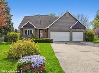 2513 E Thornton Ave, Des Moines, IA 50320