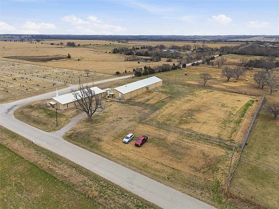 2nd image of 1985 N Longwood Rd