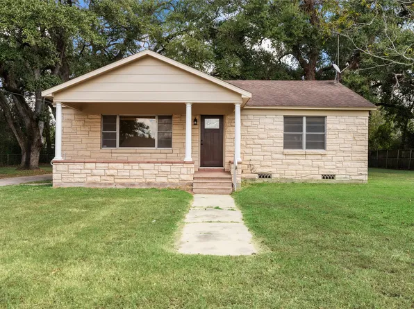 940 Hardeman St, Sealy, TX 77474