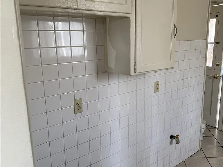 340 N 2nd St — Photo 8