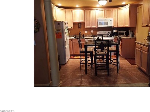 5th image of 3649 Derbyshire Dr