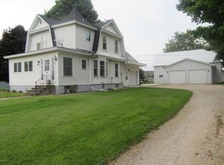 129 W Tracy Rd, Spring Valley, MN 55975