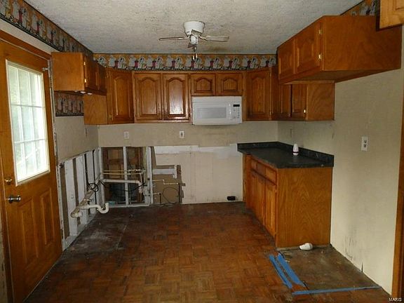 4th image of 268 W Lincoln St