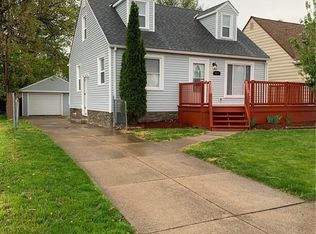 8211 Newport Ave, Parma, OH