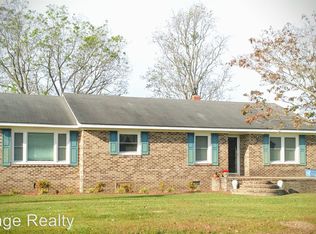 4086 Collins Dr, Lumberton, NC 28358