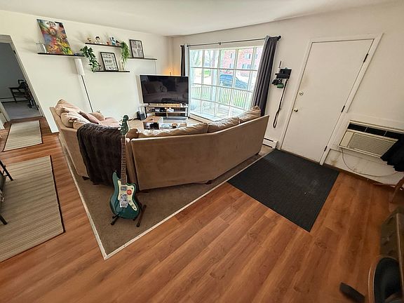 2nd image of 235 Williamsburg Dr APT 2