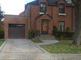 596 Selborne Rd, Riverside, IL 60546