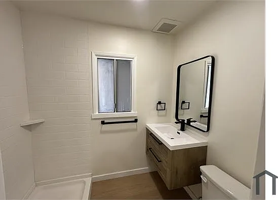 6817 N Figueroa St — Photo 5