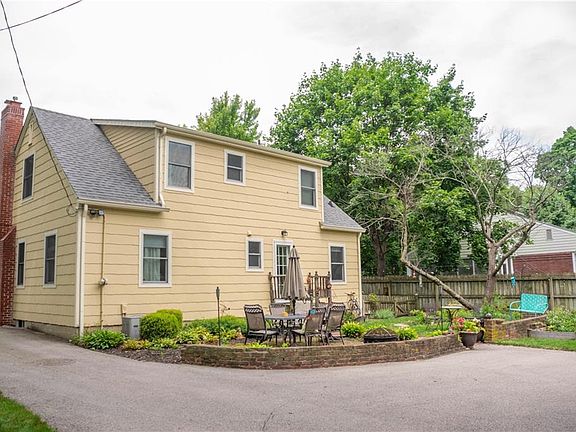 3rd image of 5201 Woodside Dr