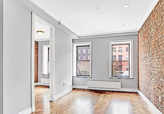 4th image of 220 E 13th St #3B