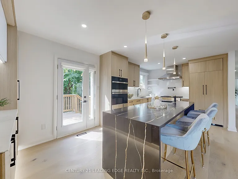 2240 Springfield Ct — Photo 10