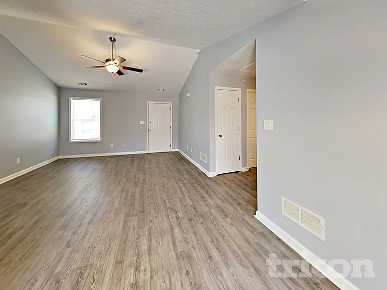 184 Kings Crossing Ct — Photo 7