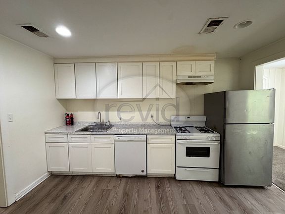 5th image of 3749 Douglass Ave