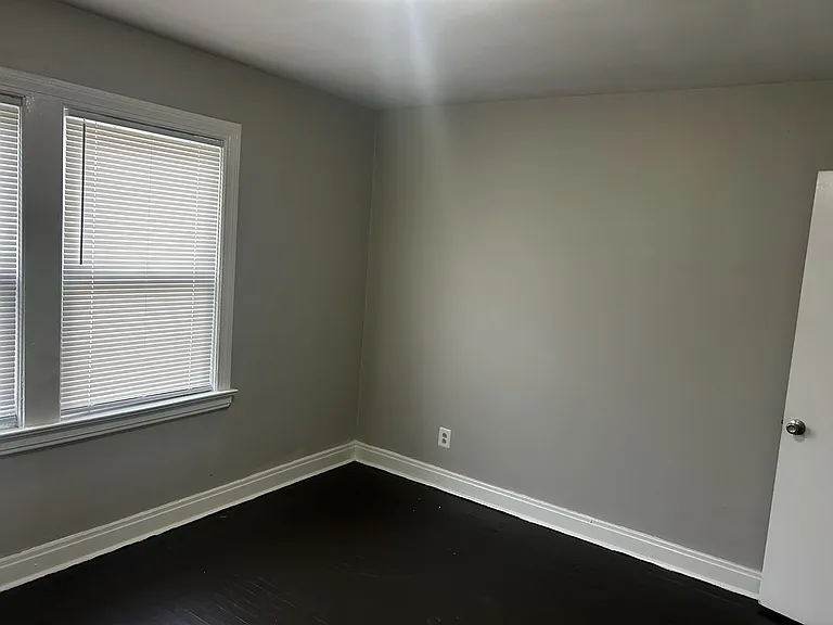 44th Street Apts. — Photo 10