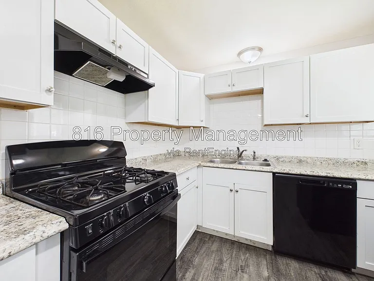 8511 Crystal Ave — Photo 10