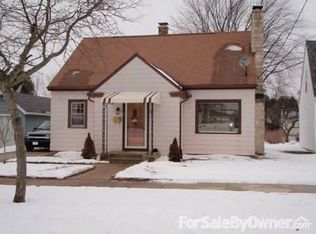 1910 26th St, Two Rivers, WI 54241