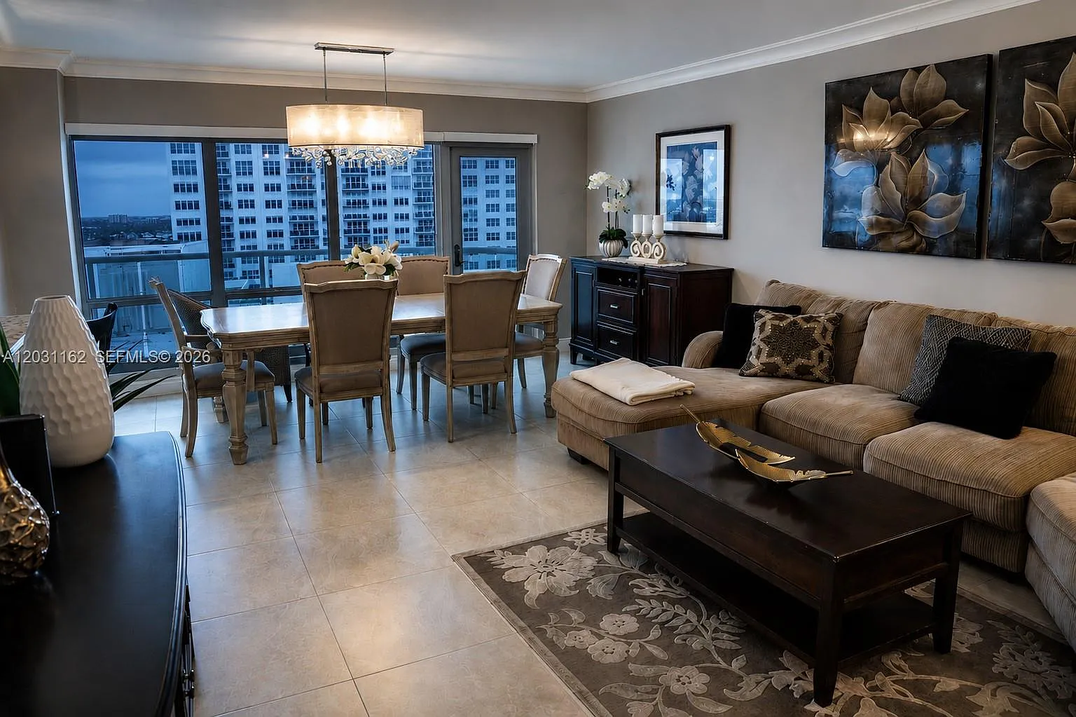 Southpoint Condo — Photo 2