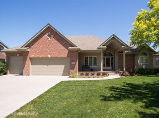 2905 157th St, Urbandale, IA 50323