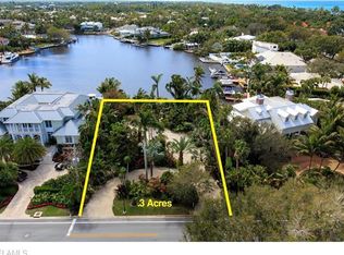 286 18th Ave S, Naples, FL 34102