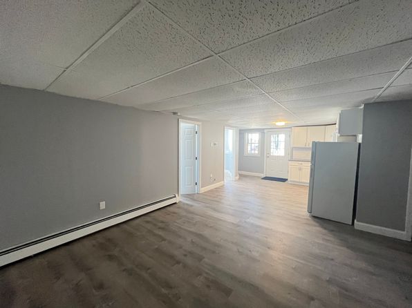 12 Jabish St #1, Belchertown, MA 01007
